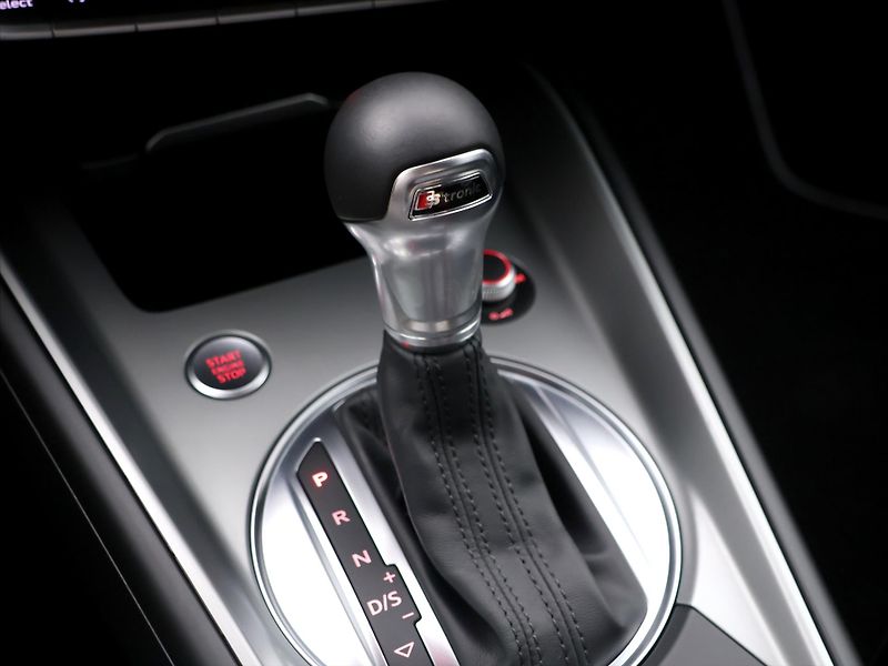 Audi TT 2,0 TFSI 169 kW S-tronic - fotka 24 z 37
