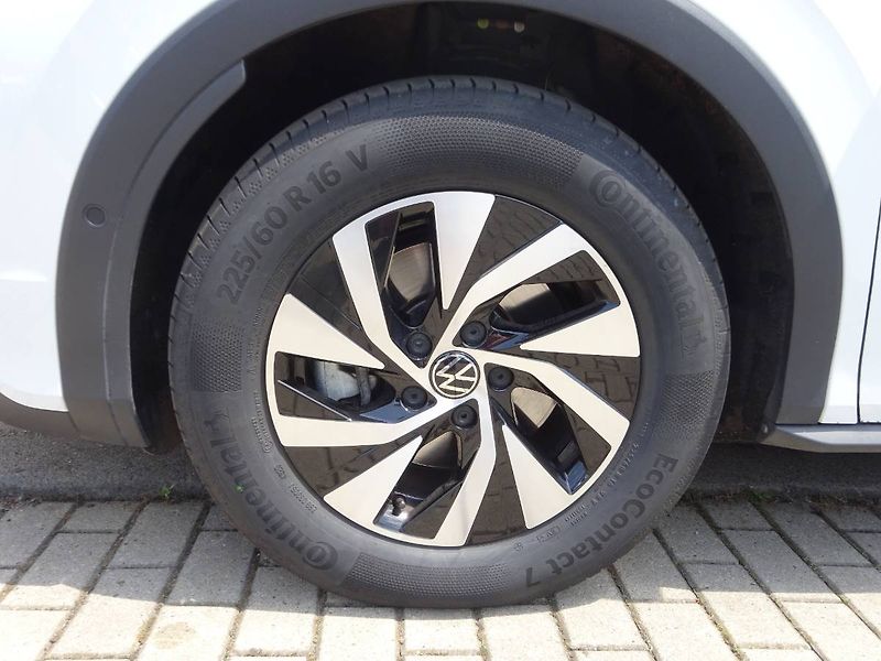 Volkswagen T-Roc (2025) 1,5eTSi /85kW  DSG Trend - fotka 7 z 29