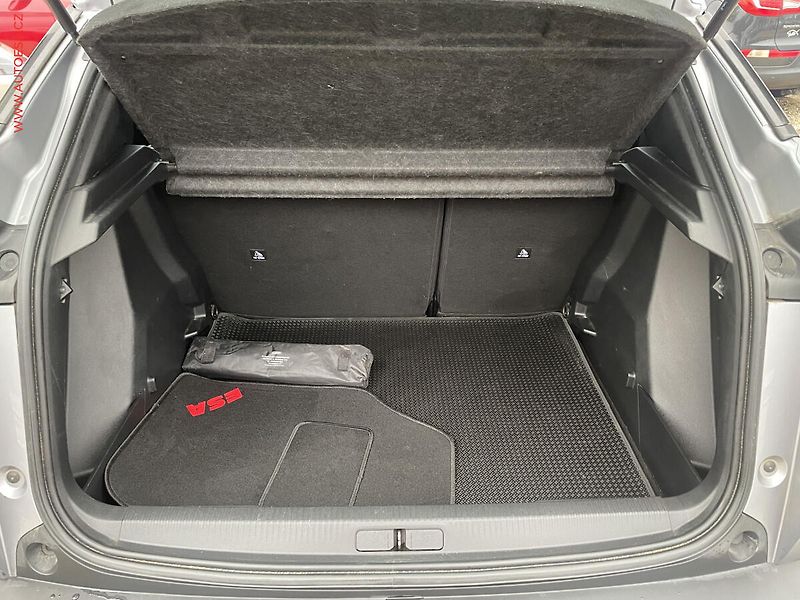 Peugeot 2008 (2020) 1.5 HDi, Active, navi, kamera - fotka 7 z 17