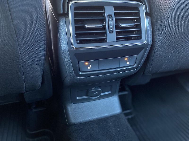 Škoda Karoq 1,5 TSI 110 kW Style - fotka 24 z 28