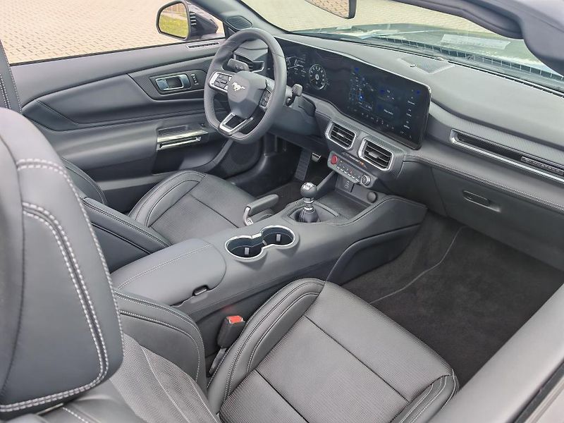 Ford Mustang 5.0 GT Cabrio zár. 5 Let - fotka 10 z 27