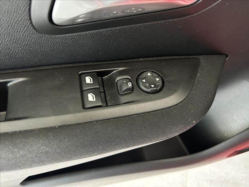 Peugeot 208 1,2   PureTech,PŮVOD ČR - fotka 8 z 23