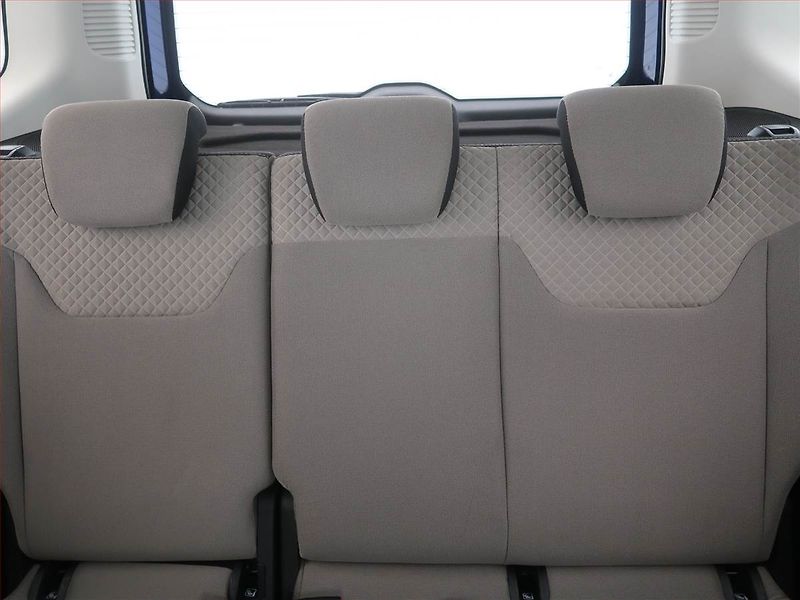 Ford Tourneo Courier (2014) Titanium 1.6 TDCi, 5Míst - fotka 10 z 15