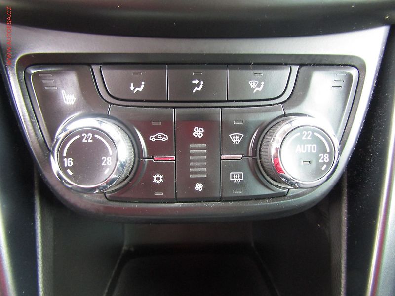Opel Zafira (2016) 2.0 CDTi, ČR, AT, park.asist - fotka 14 z 22
