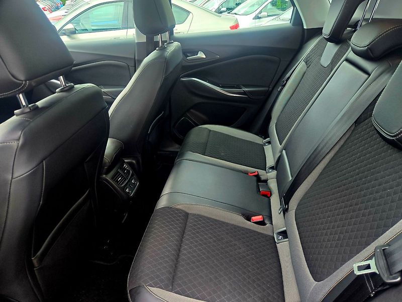 Opel Grandland X (2018) 2.0 CDTI Automat,Navi - fotka 13 z 22