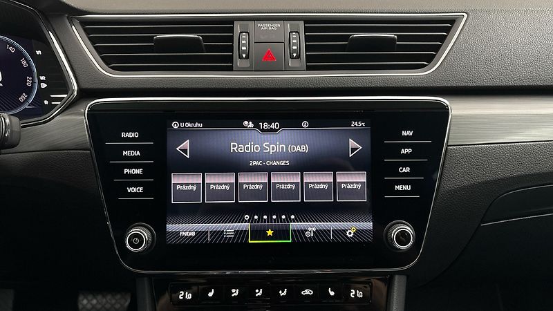 Škoda Superb 2.0 TDI DSG Style Combi - fotka 11 z 26