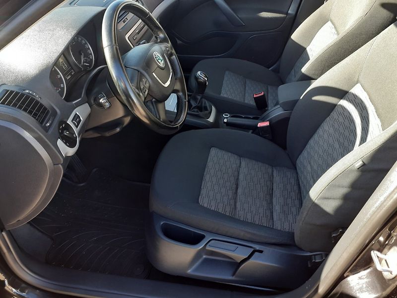 Škoda Octavia (2012) KOMBI 1.4 TSI - fotka 16 z 38