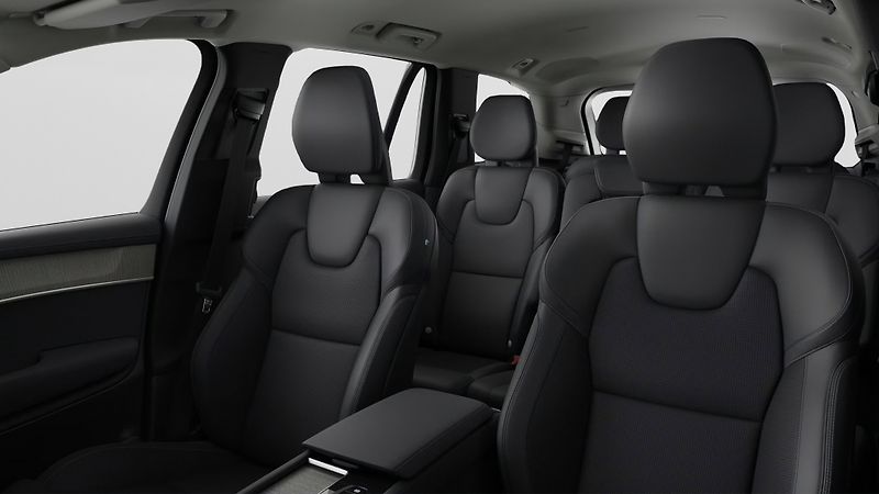 Volvo XC90 (2026) PLUS B5, vzduch.odpr., B&W, ma - fotka 7 z 11