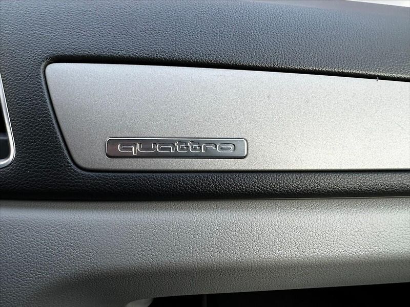 Audi Q3 2,0 TFSI quattro 125kW - fotka 31 z 34