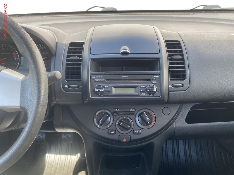 Nissan Note (2010) 1.4i, ČR, AC - fotka 12 z 13