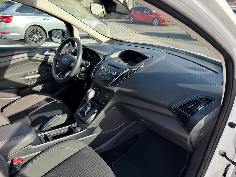 Ford C-MAX (2017) 1,5 Eco Boost 110 Kw Automat - fotka 29 z 35