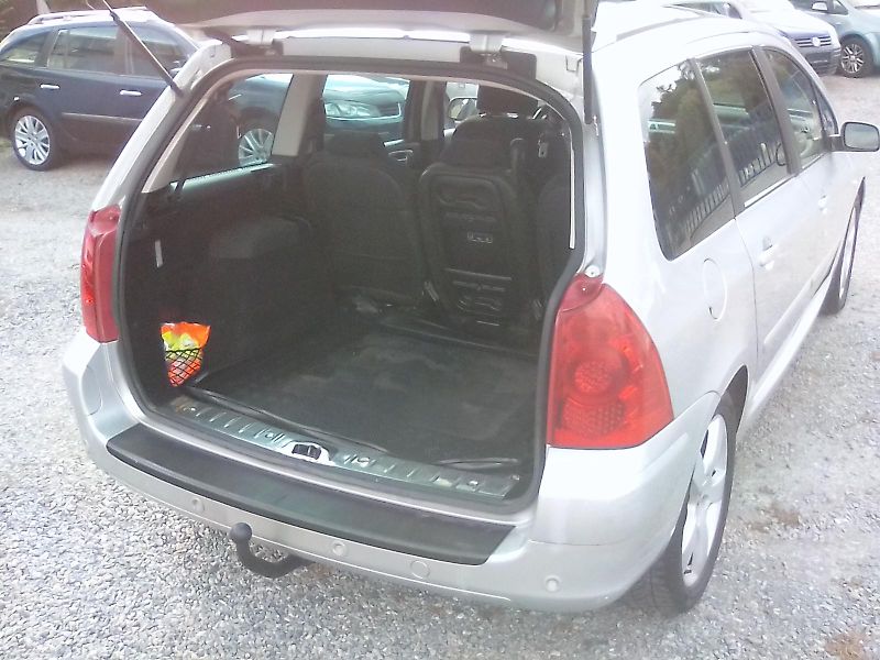 Peugeot 307 (2007) 2.0i 16V  SW , závěs - fotka 29 z 33