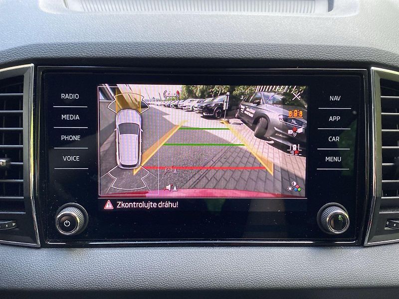 Škoda Karoq (2025) 1.5 TSI Top Selection - fotka 13 z 34