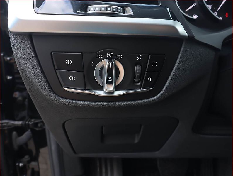 BMW X3 (2018) xDrive20d - fotka 21 z 21