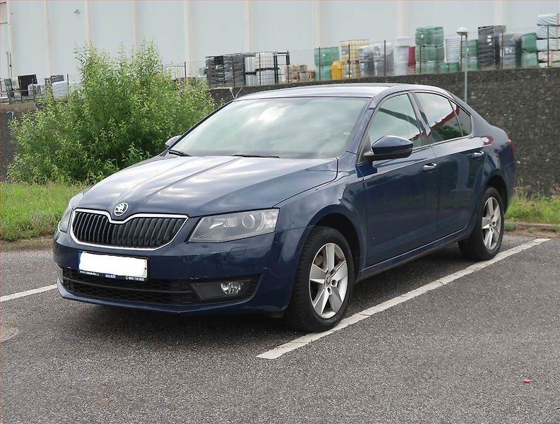 Škoda Octavia (2016) 2.0 TDI, Navi, Xenony - fotka 2 z 15