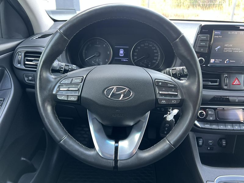 Hyundai i30 (2022) 1.6CRDi 85kW SMART 1.MAJITEL  - fotka 12 z 21