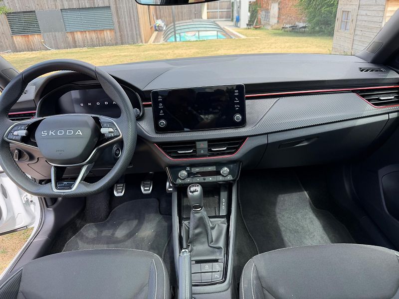 Škoda Scala 1.0 TSI, 85 kW, MONTE CARLO - fotka 9 z 16