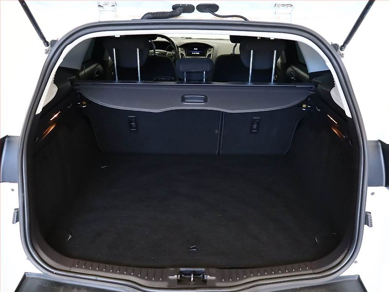 Ford Focus (2015) 2.0 TDCi, Serv.kniha, Navi - fotka 11 z 16