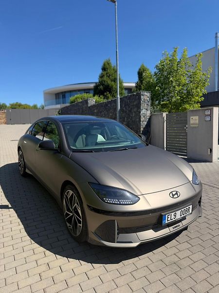 Hyundai Ioniq 6 ČR .MAJITEL 77kW BATERKA - fotografie inzerátu