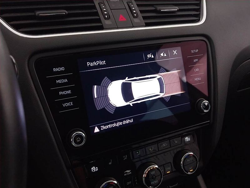 Škoda Octavia (2018) Style 1.4 TSI, Serv.kniha - fotka 19 z 22