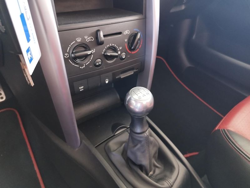 Peugeot 207 (2007) 1,6I,88KW,ALU,KŮŽE,CD,SER.KN - fotka 16 z 22