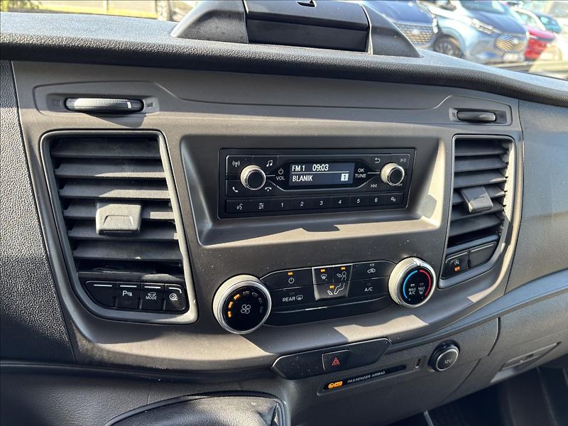 Ford Transit 2,0 Mhev 96kW L3 Kombi Van - fotka 29 z 37