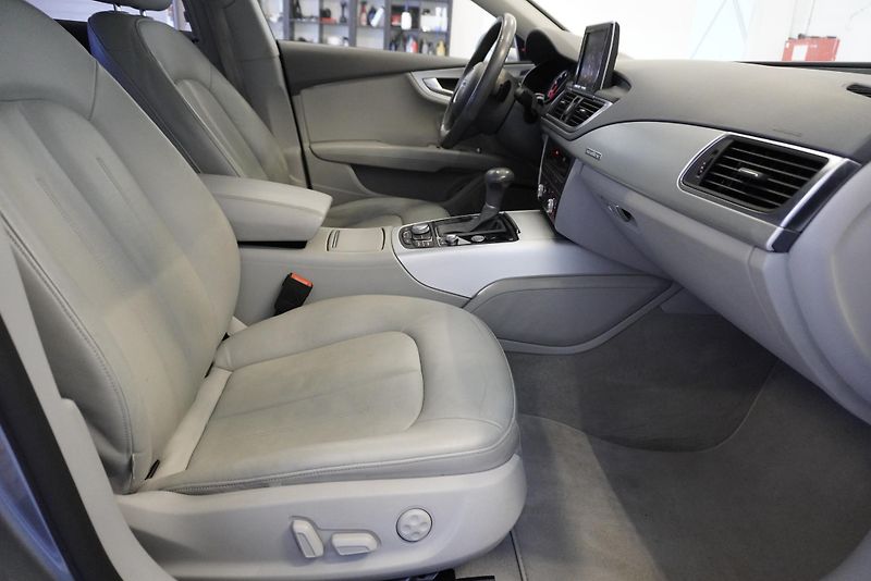 Audi A7 3.0 TFSI 220kW QUATTRO  - fotka 29 z 34