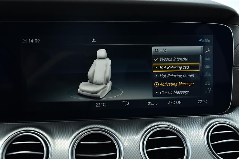 Mercedes-Benz Třídy E 220D 4MATIC AMG NAVI ČR - fotka 24 z 34