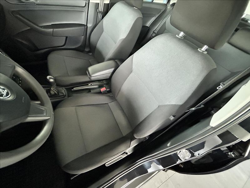 Škoda Rapid 1,2   TSI 81kW,SERVISKA,ŘEMEN - fotka 16 z 20