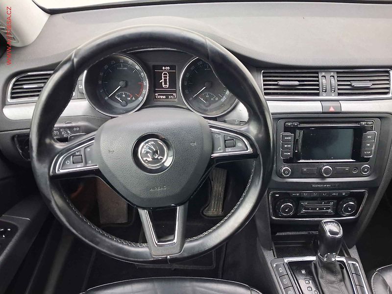 Škoda Superb (2014) 2.0 TDi, Elegance, DSG, bixen - fotka 11 z 18