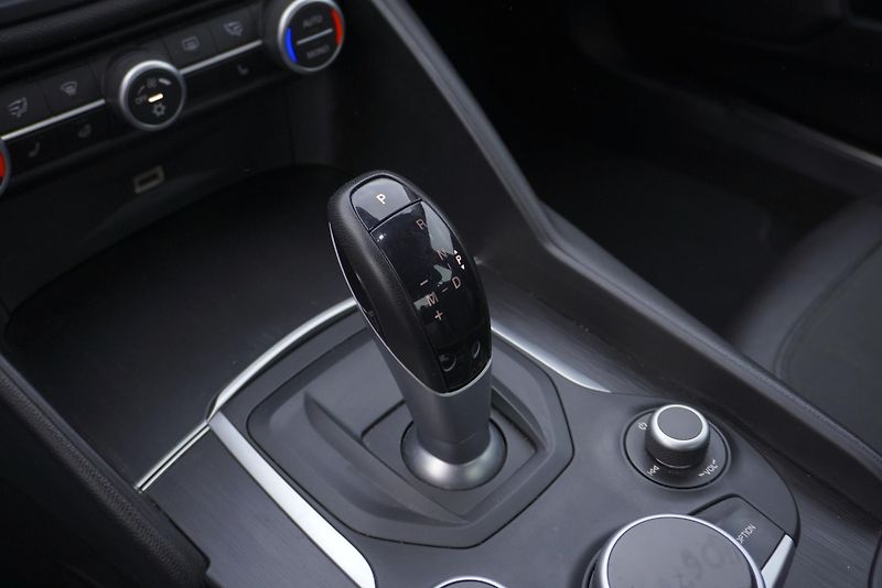 Alfa Romeo Giulia 2.2 JTD 132kW - fotka 14 z 28