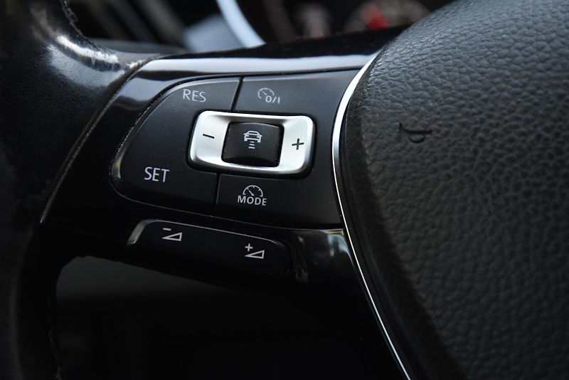 Volkswagen Touran 1.6 TDi 6st COMFORTLINE,7 MÍST - fotka 12 z 50