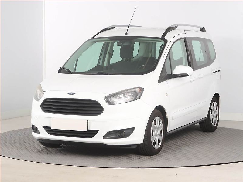 Ford Tourneo Courier (2017) 1.0 EcoBoost, 5Míst, ČR - fotka 2 z 16