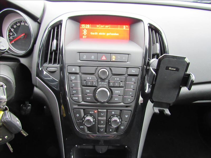 Opel Astra 1,4 Turbo 103kW - fotka 15 z 31