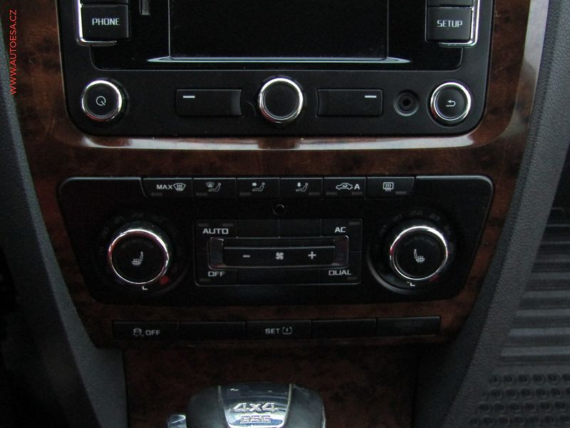 Škoda Octavia (2012) 2.0 TDi, Elegance, DSG, xenon - fotka 16 z 19