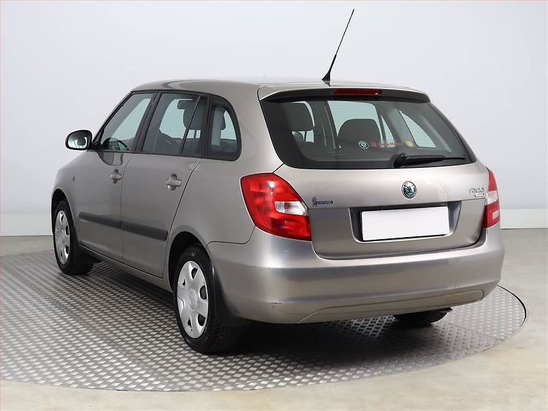 Škoda Fabia (2008) 1.2 12V, Serv.kniha - fotka 4 z 12