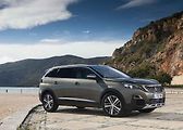 Peugeot 5008 (+7000 Kč). Cena od: 567 000 Kč