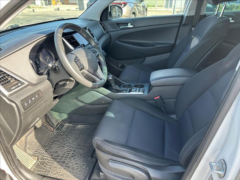 Hyundai Tucson 2,0 CRDi 4WD LP STYLE AT - fotka 15 z 26