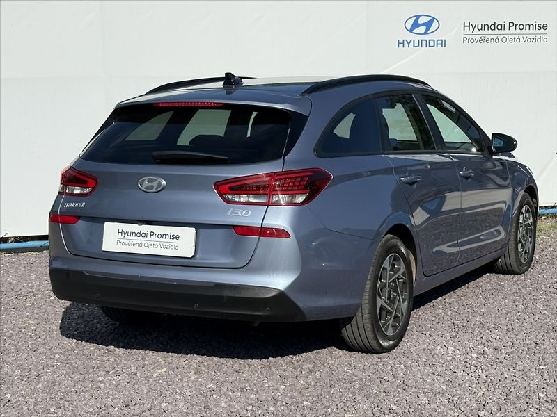 Hyundai i30 1,5 T-GDI 103kW Family - fotka 2 z 23