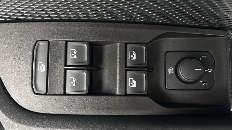 Škoda Octavia 1.0 TSI Ambition Combi - fotka 21 z 24