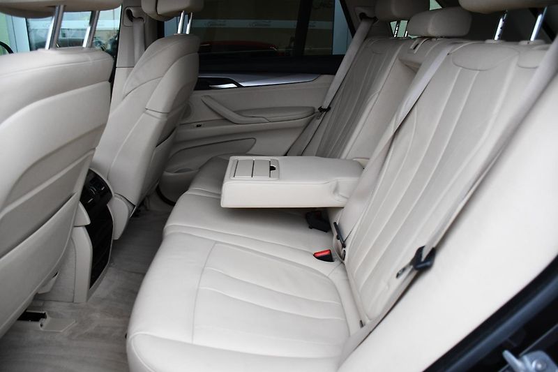 BMW X5 xDrive40d  K360°ACC ČR - fotka 19 z 38