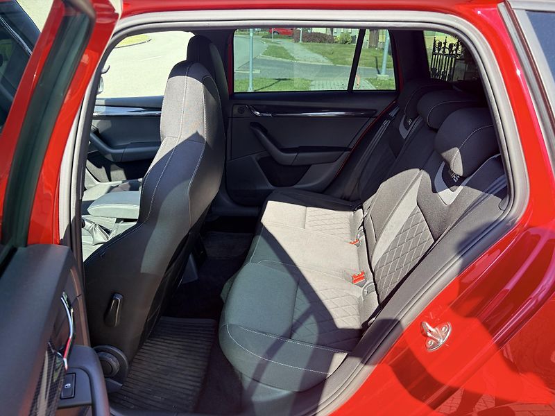 Škoda Octavia RS 2.0TDI DSG 4x4  - fotka 42 z 56