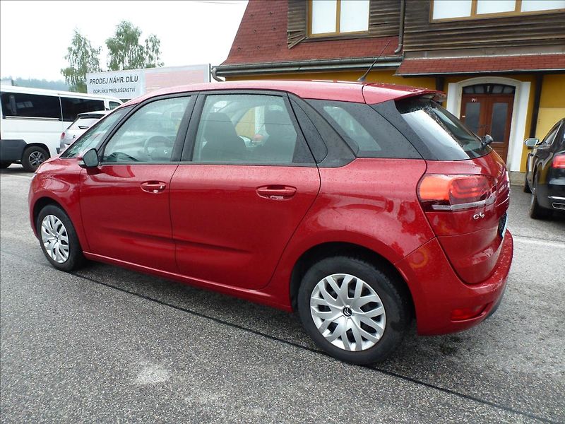 Citroën C4 Picasso 1,2 PureTech 110 MAN  SpaceTou - fotka 12 z 51
