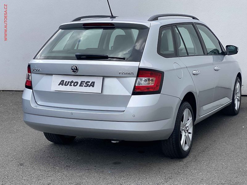 Škoda Fabia (2017) 1.0 TSi, Active, park.čidla - fotka 4 z 17