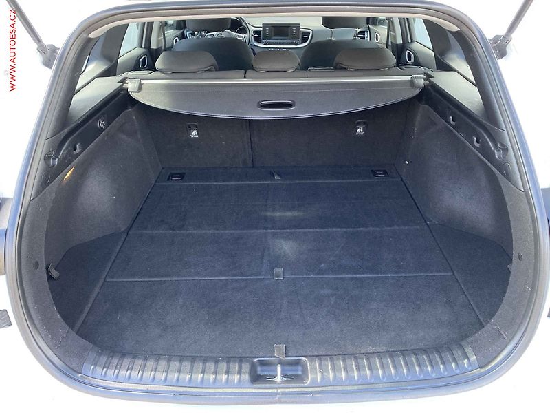 Kia Ceed (2021) 1.5T-GDI, ČR, AC, temp - fotka 7 z 17