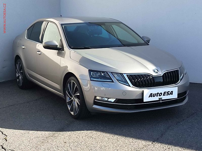 Škoda Octavia (2017) 2.0 TDi, ČR, L&K, DSG, LED - fotografie inzerátu