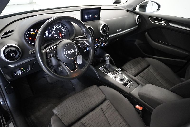 Audi A3 2.0 TFSi 140 kW SPORTBACK  DSG - fotka 15 z 29