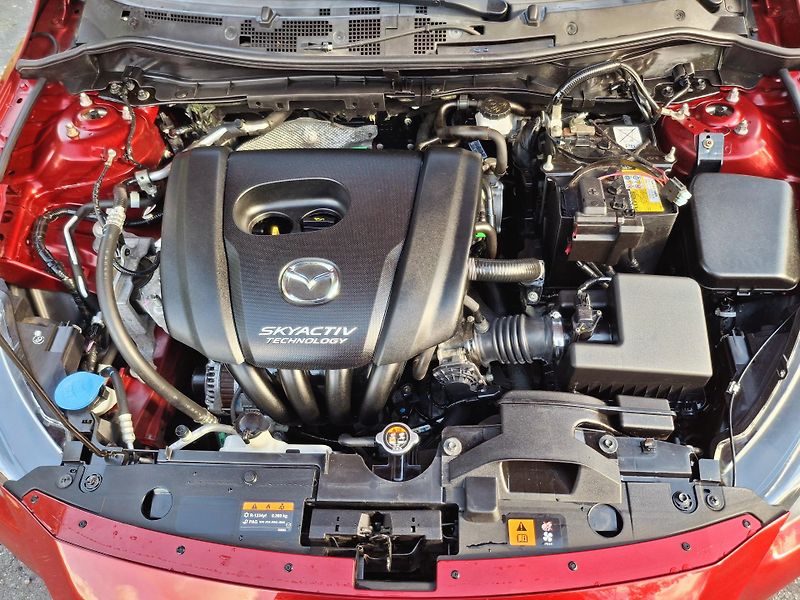 Mazda 2 1.5 benzin 66 kw - fotka 8 z 31