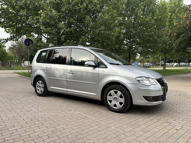 Volkswagen Touran 1.9 TDi Trend - fotka 13 z 20