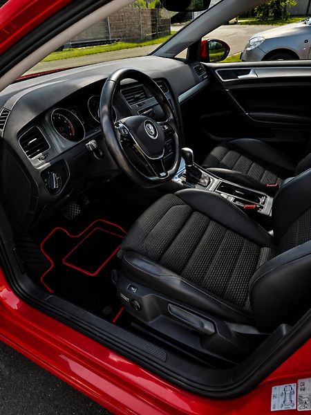Volkswagen Golf (2017) plný servis - fotka 13 z 15